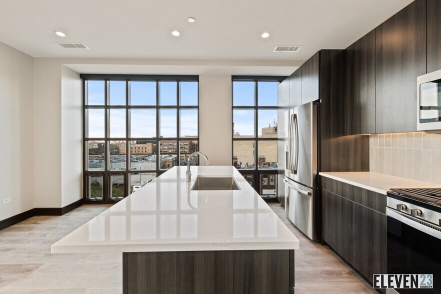 More Photos Of 1123 W Randolph St, Chicago Apartments For Lease