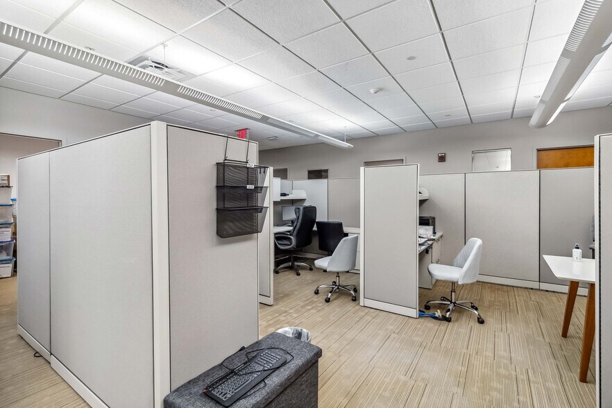 More Photos Of 11002 Lake Hart Dr, Orlando Religious Facility For Lease