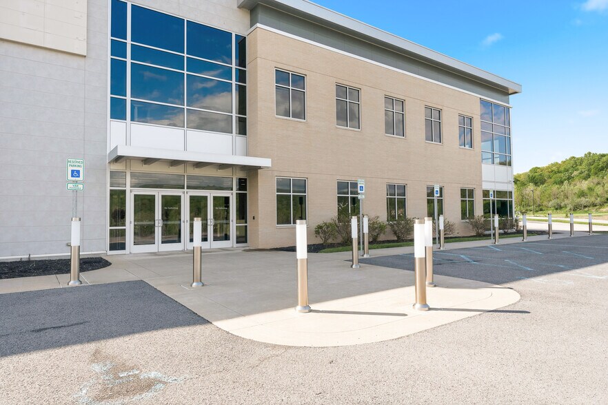 More Photos Of 423 Fortress Blvd, Morgantown Office For Sale
