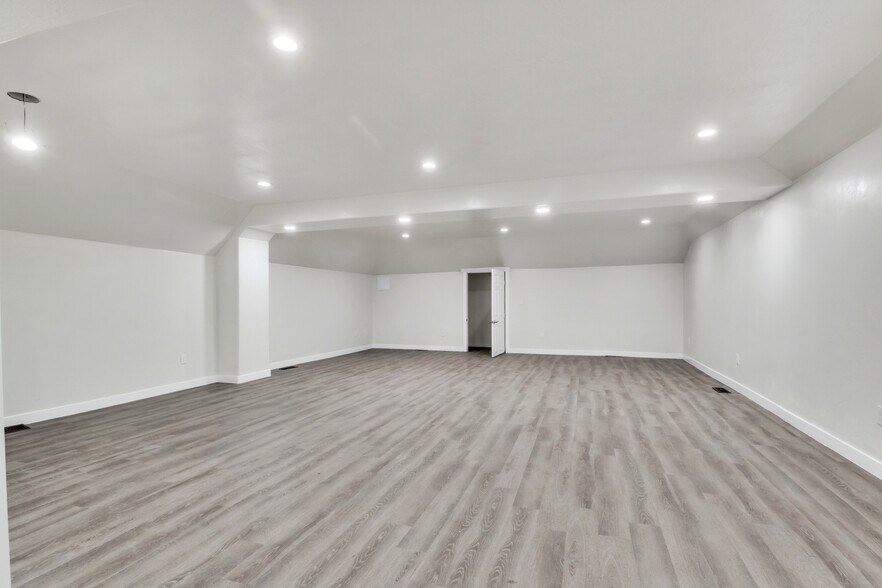 More Photos Of 32 E Utah Ave, Payson General Retail For Lease