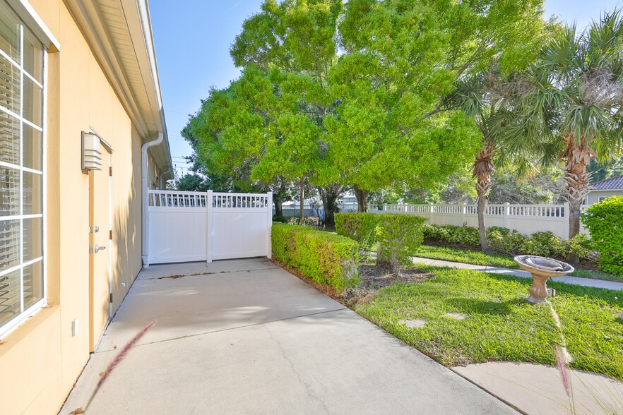 More Photos Of 1900 E Bay Dr, Largo Medical For Sale