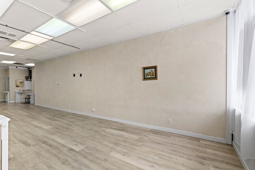 More Photos Of 2411 Drought Rd, West Kelowna General Retail For Lease