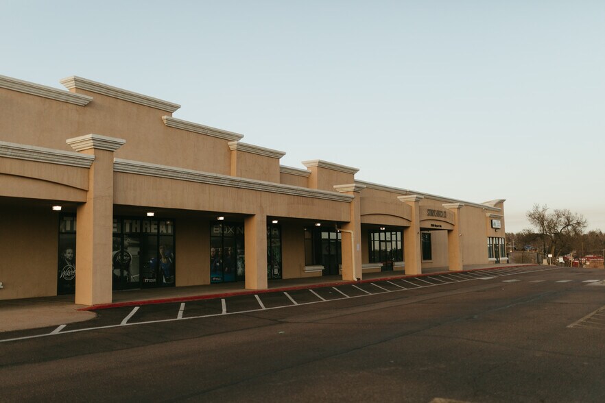 More Photos Of 2508-2520 Airport Rd, Colorado Springs General Retail For Lease