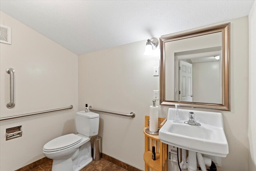 More Photos Of 2639 Lincoln Ave, Ogden Storefront Retail Office For Sale