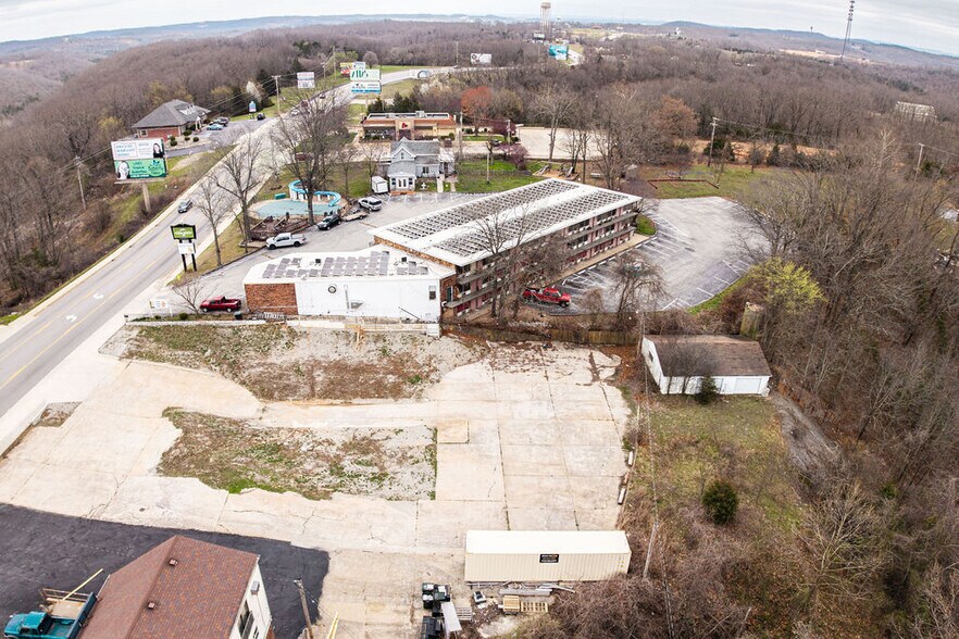 More Photos Of 10770 E State Highway 76, Branson West Hotel For Sale