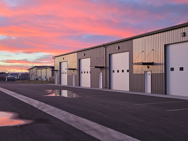 More Photos Of 1102 Jackrabbit Ln, Belgrade Warehouse For Sale