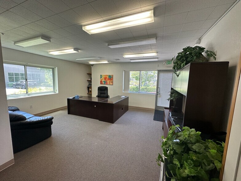 More Photos Of 1515-1539 Olivella Way, San Diego Warehouse For Sale