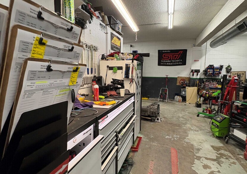 More Photos Of 5634-5636 Newland Way, Arvada Industrial For Sale