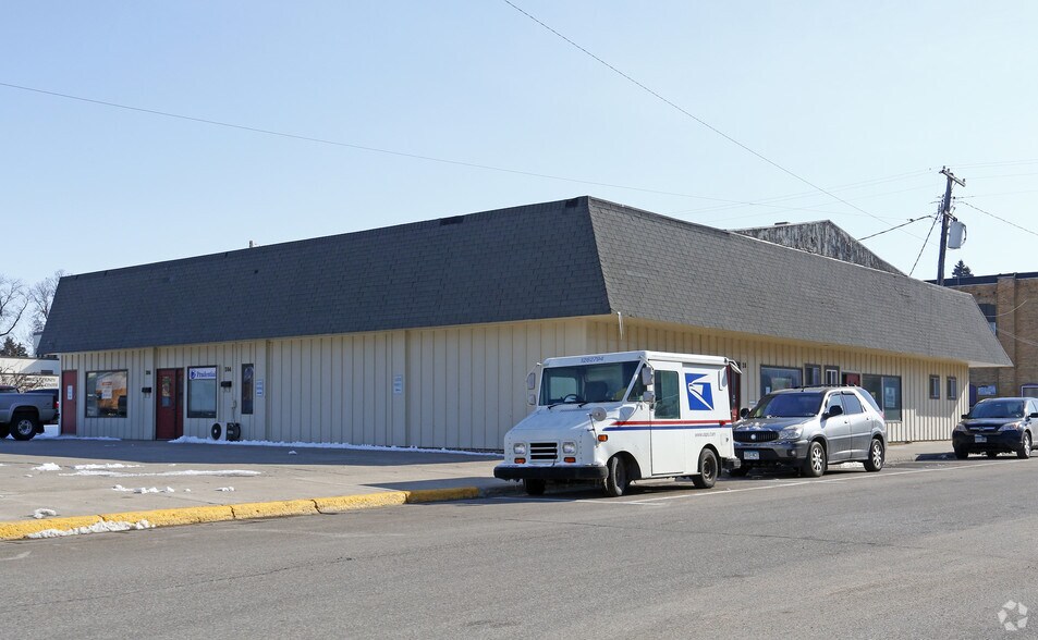 More Photos Of 26-30 W 3rd St, Litchfield Office For Lease