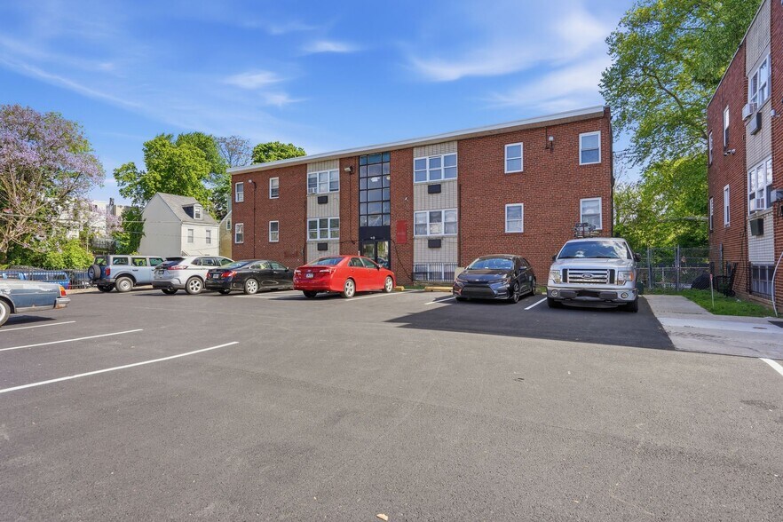 More Photos Of 230 E Sharpnack St, Philadelphia Multifamily For Sale