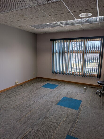 More Photos Of 1011 E Saint Maartens Dr, Saint Joseph Medical For Lease