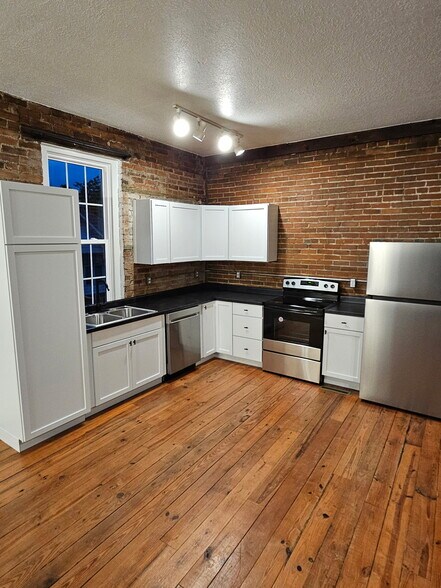 More Photos Of 302-304 S River Park Dr, Guttenberg Apartments For Sale