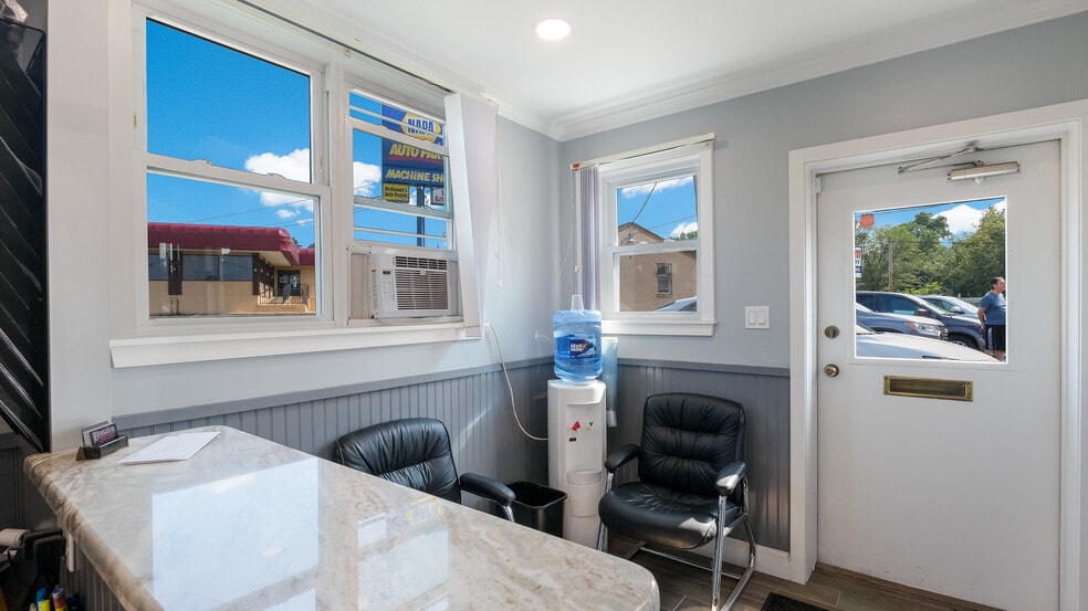 More Photos Of 2531 Street Rd, Bensalem Auto Repair For Sale