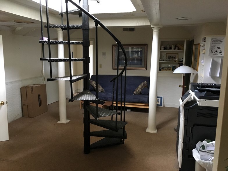 More Photos Of 635 E Bay St, Charleston Office Residential For Lease