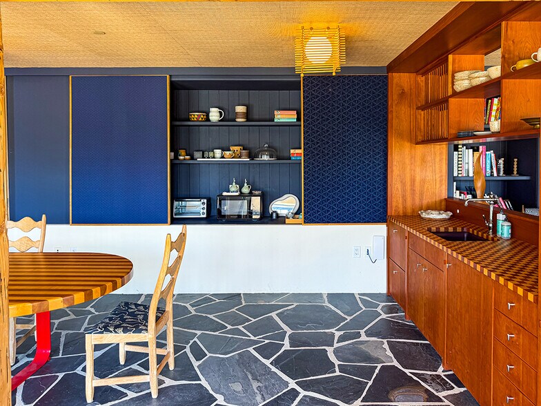 More Photos Of 2436 Gates st, Los Angeles Office For Lease