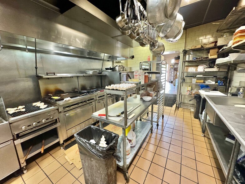 More Photos Of 32-38 Atlantic Ave, Lynbrook Office For Sale