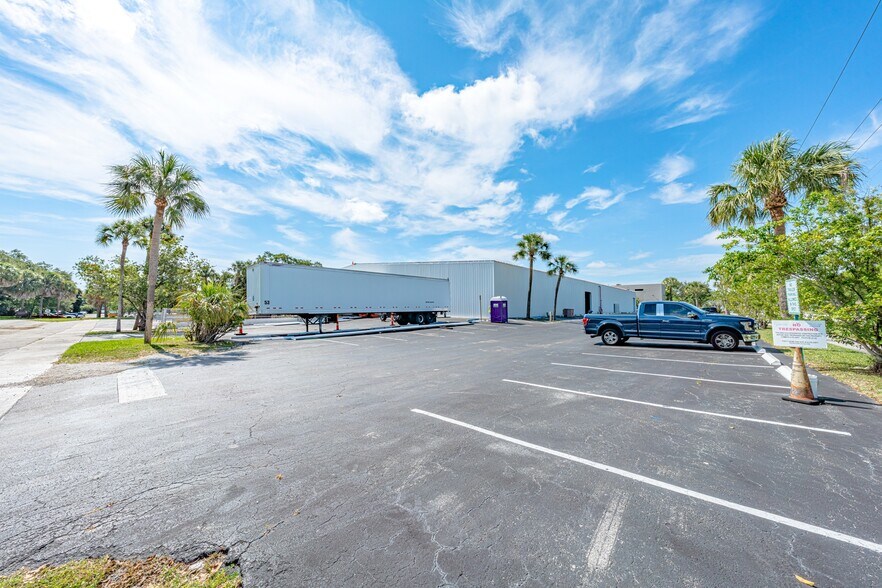 More Photos Of 198 Lock Rd, Deerfield Beach Warehouse For Lease