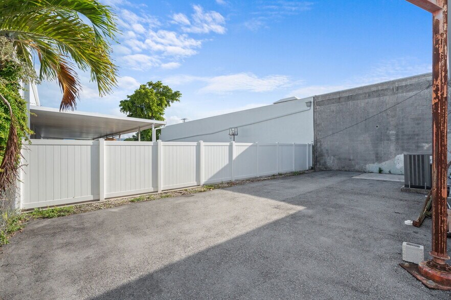 More Photos Of 270 SW 33rd St, Fort Lauderdale Warehouse For Lease