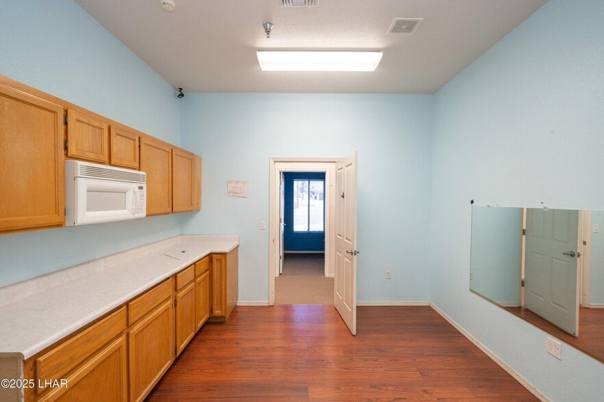 More Photos Of 1515 N Lake Havasu Ave, Lake Havasu City General Retail For Sale