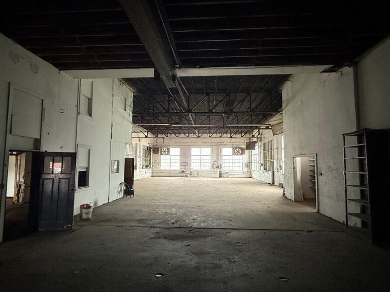 More Photos Of 12 NE 8th St, Oklahoma City Service For Sale