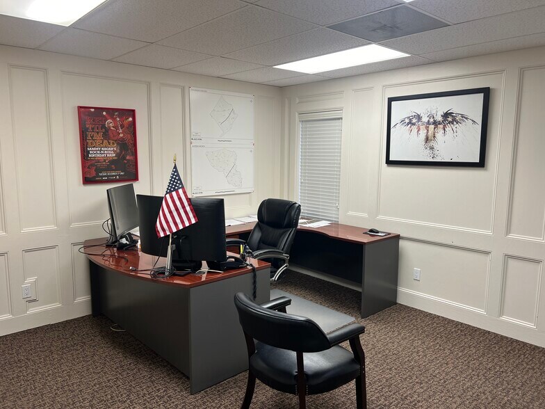 More Photos Of 14884 Highway 105 W, Montgomery Office For Sale
