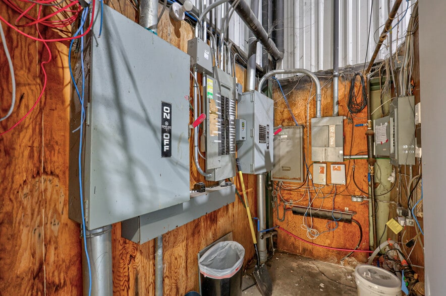 More Photos Of 831 Park Ave, Murfreesboro Manufacturing For Lease