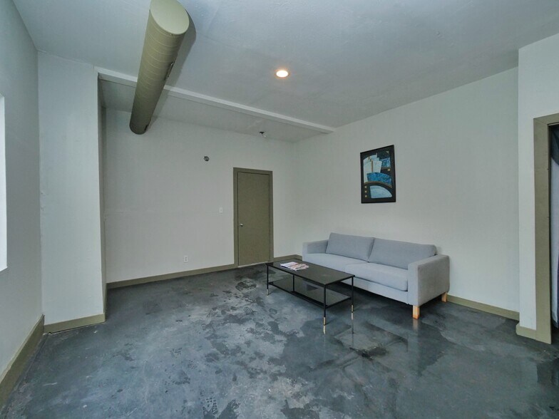 More Photos Of 9614-9616 MacArthur Blvd, Oakland Specialty For Sale