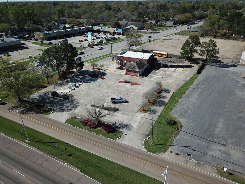 Primary Photo Of 11311 Florida Blvd, Baton Rouge Bank For Sale