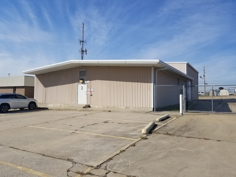 More Photos Of 502-608 N Redbud Ave, Broken Arrow Unknown For Lease