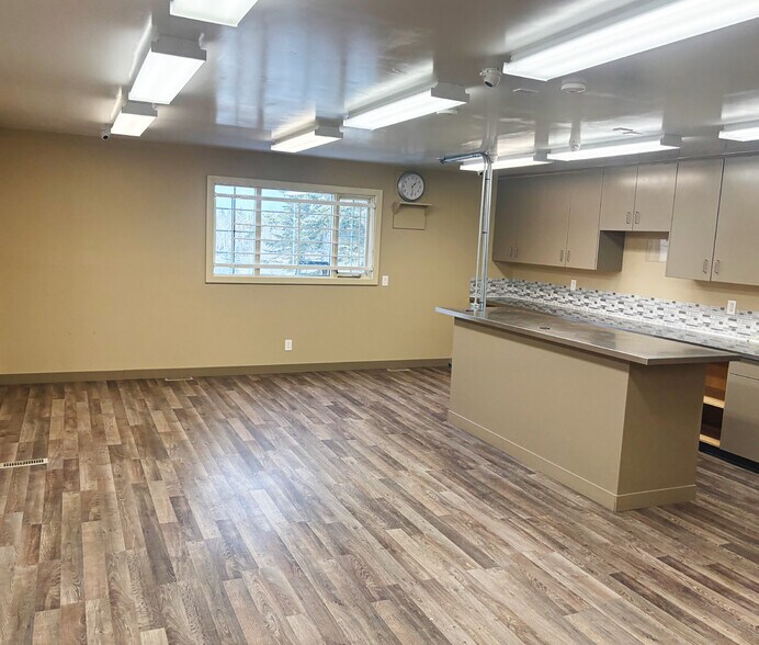 More Photos Of 273209 Rge Road 20, Rocky View No 44 Manufacturing For Sale