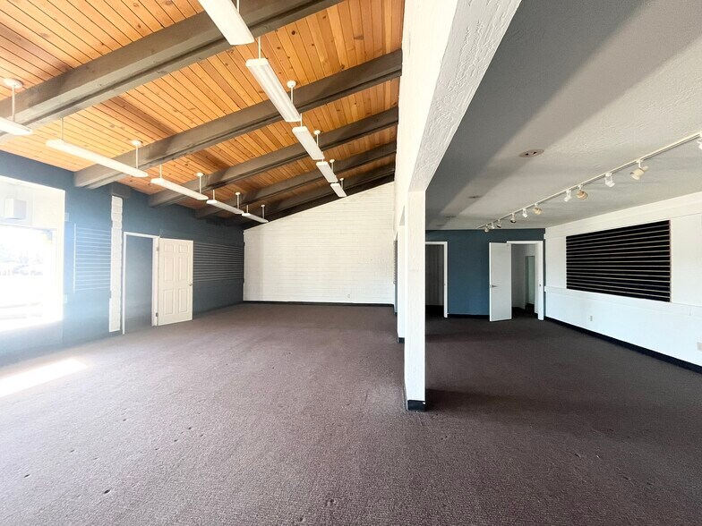 More Photos Of 120 Sunrise Ave, Roseville Freestanding For Lease