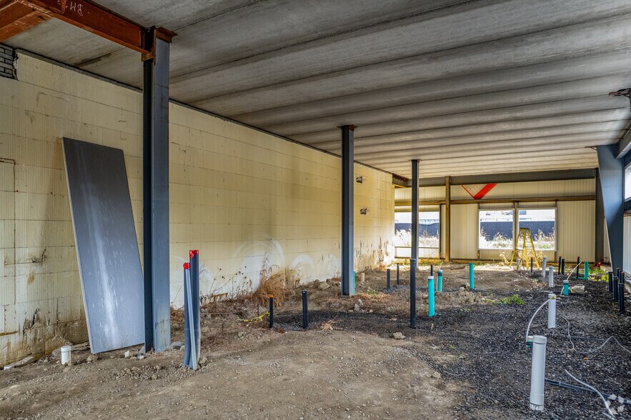 More Photos Of 10 Vice Regent Blvd, Toronto Land For Lease