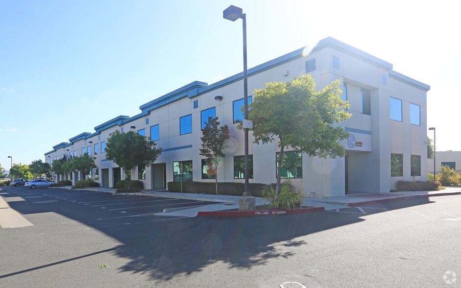 More Photos Of 29400 Kohoutek Way, Union City Service For Lease