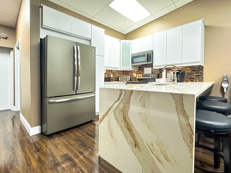 More Photos Of 875 N Cocoa Blvd, Cocoa Auto Dealership For Sale