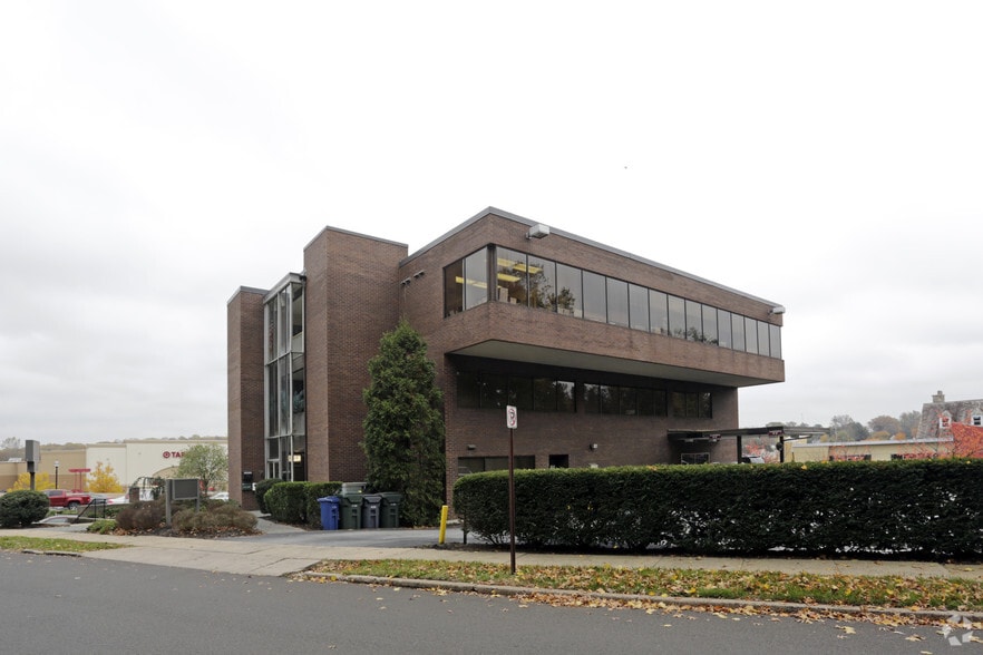 More Photos Of 1494 Old York Rd, Abington Medical For Sale