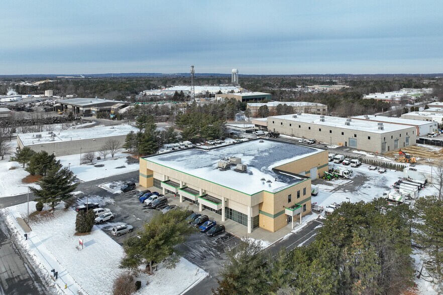 More Photos Of 5-7 Todd Ct, Yaphank Light Distribution For Lease