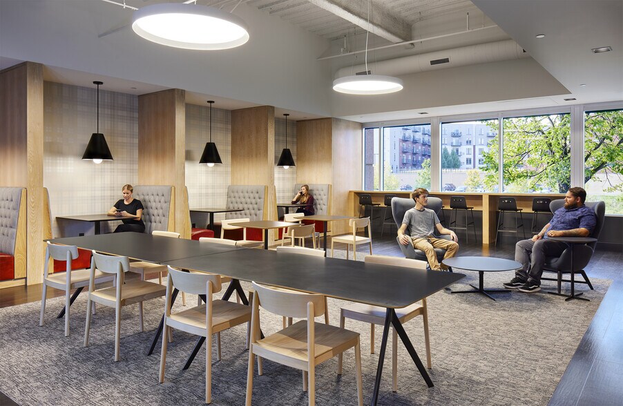 More Photos Of 5601 Green Valley Dr, Bloomington Office For Lease