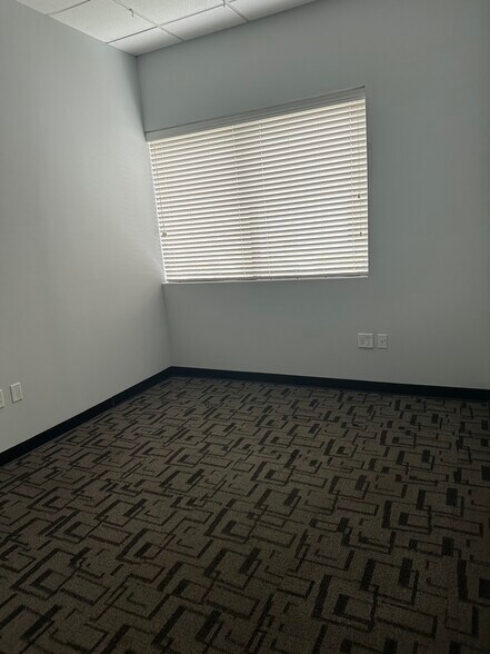 More Photos Of 4610-4630 Eagle Falls Pl, Tampa Warehouse For Lease