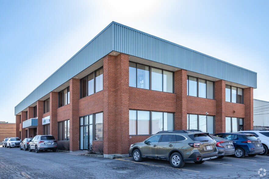 Primary Photo Of 151 Boul De Mortagne, Boucherville Flex For Sale