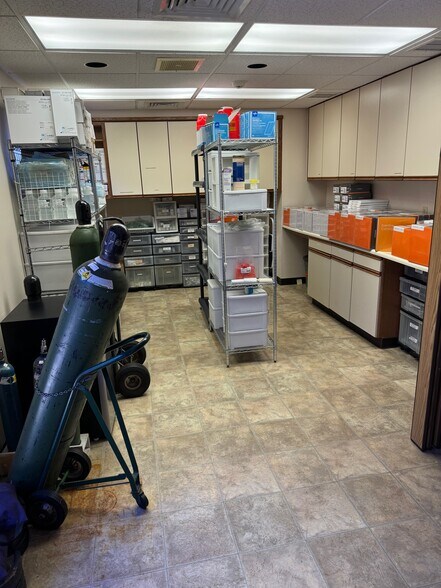 More Photos Of 239 Wakea Ave, Kahului Medical For Sale