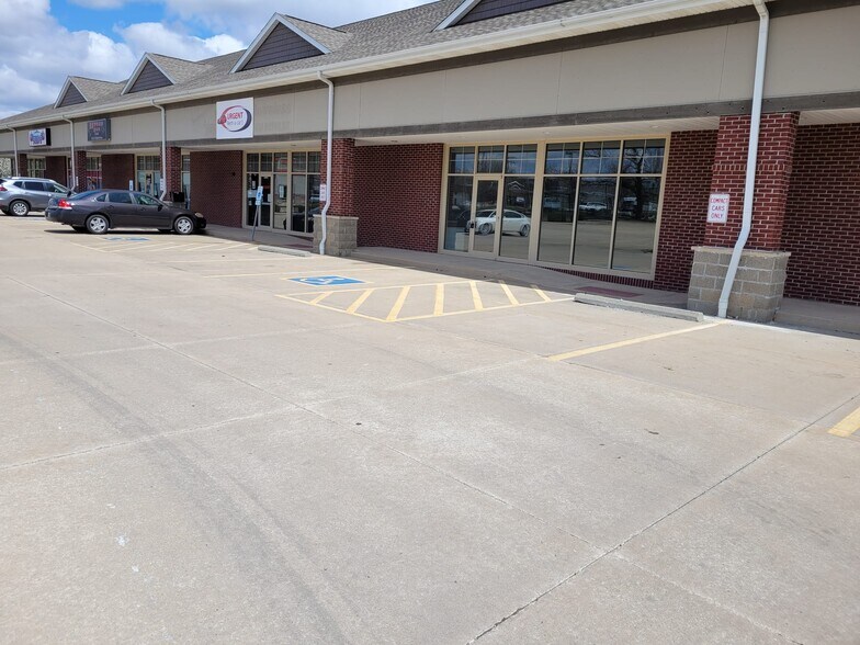 More Photos Of 1720 S Philo Rd, Urbana Freestanding For Lease