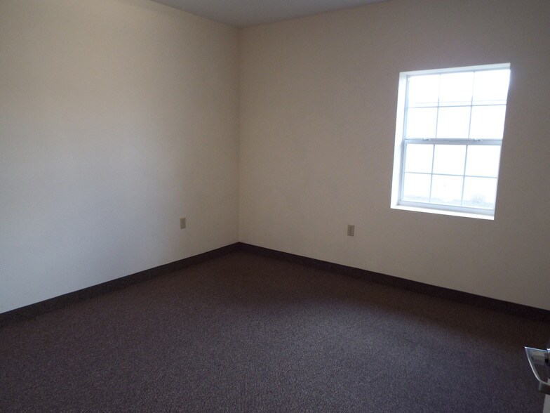 More Photos Of 4390 NE 35th St, Ocala Office Residential For Lease