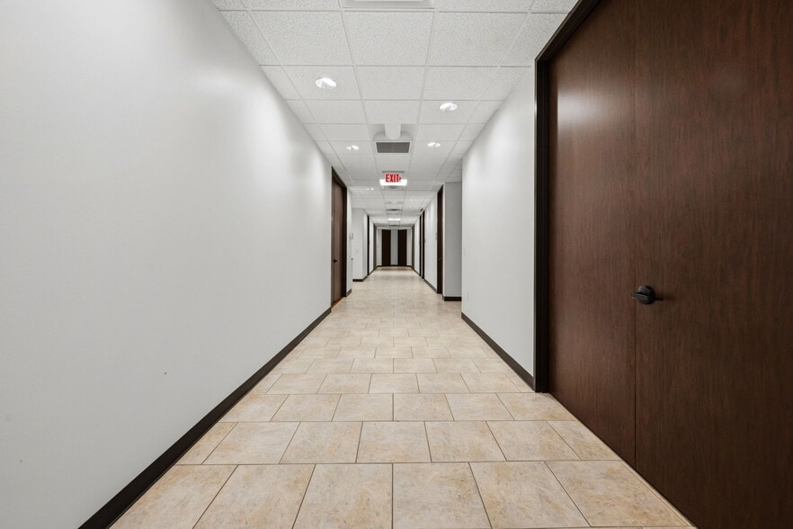 More Photos Of 901 W 18th St, Houston Warehouse For Sale