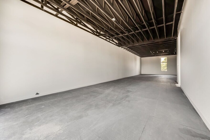 More Photos Of 4763 Algiers St, Dallas Loft Creative Space For Sale