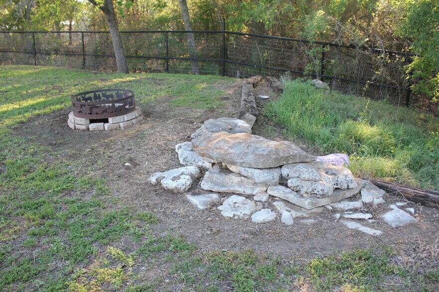 More Photos Of 986 Shiloh Rd, Bastrop Land For Sale