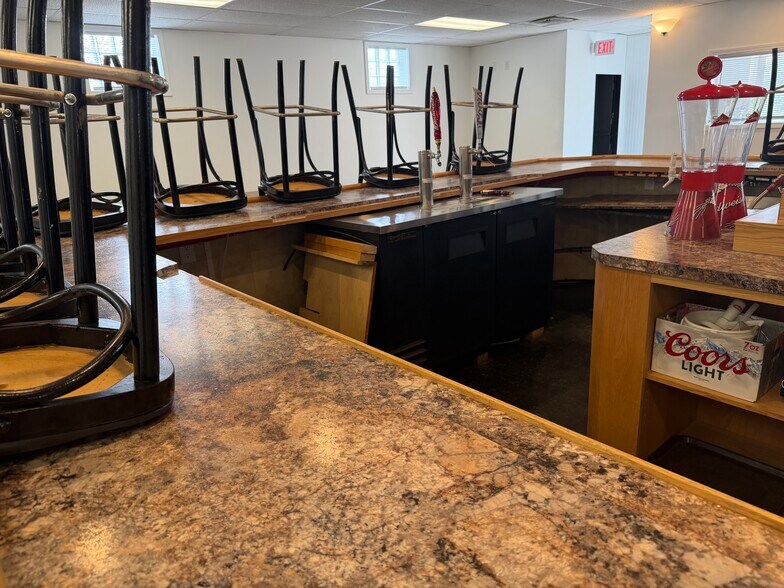 More Photos Of 1332 Lower Broadway, Schenectady Restaurant For Lease