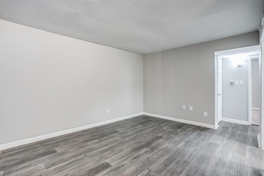 More Photos Of 8900 Chimney Rock Rd, Houston Apartments For Sale