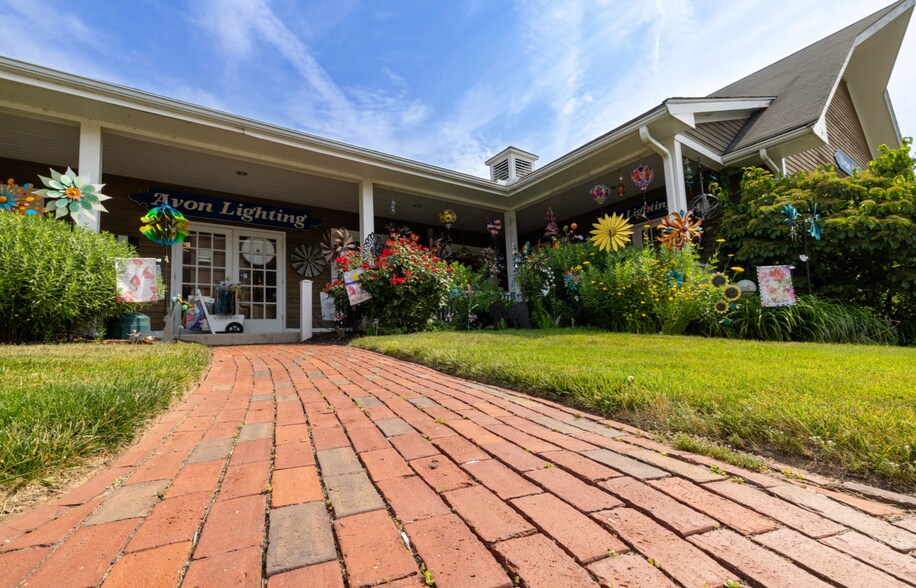 More Photos Of 120-152 Simsbury Rd, Avon Unknown For Lease