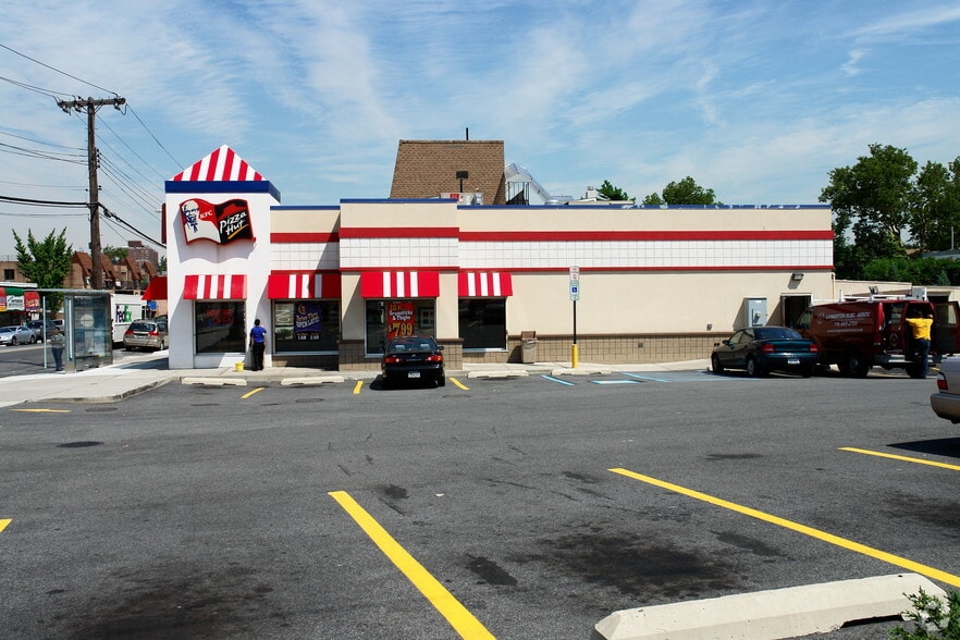 Primary Photo Of 15805 Union Tpke, Fresh Meadows Restaurant For Lease