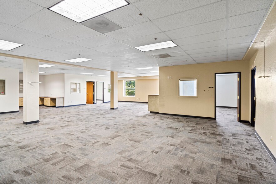 More Photos Of 117 S Central Ave, Medford Office For Sale